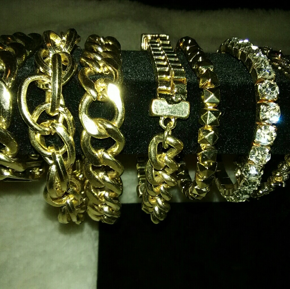 Bracelets - Picture 2 of 8